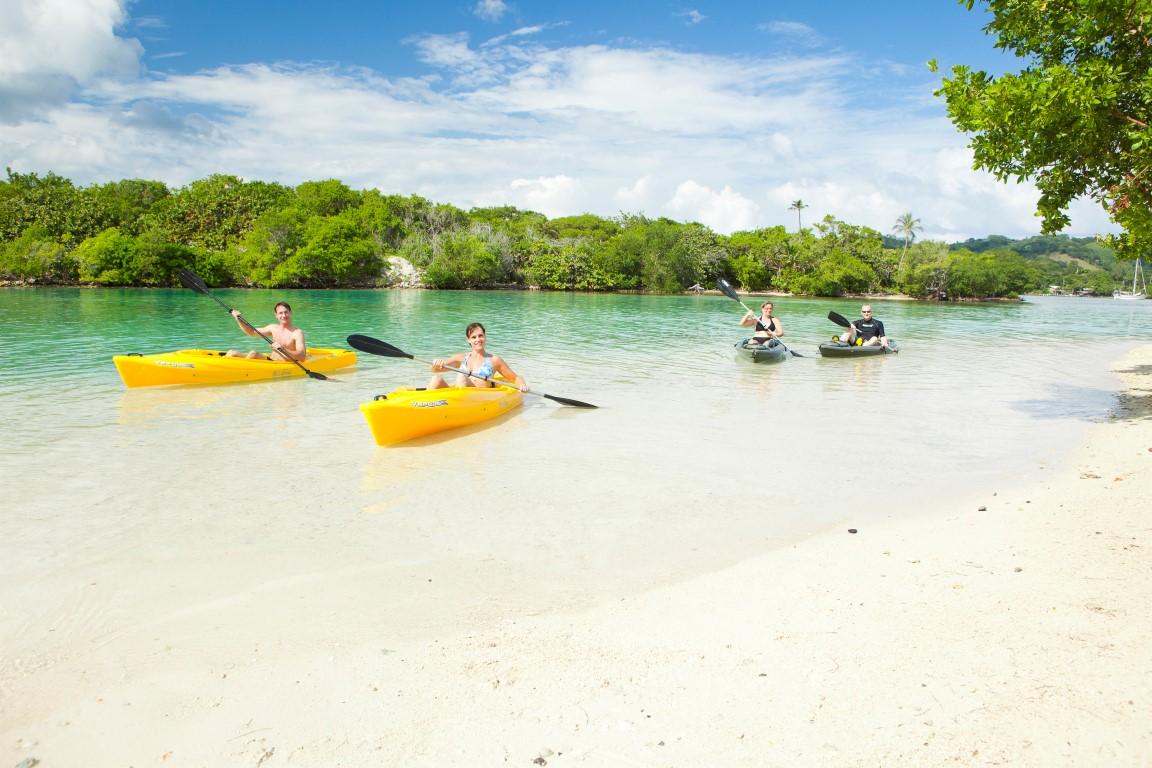 أجنحة كلاريون رواتان آت بينآبل فيلاز French Harbour المظهر الخارجي الصورة